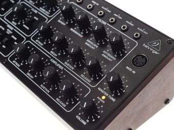 BEHRINGER PRO-1