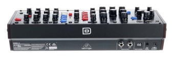 BEHRINGER MODEL D